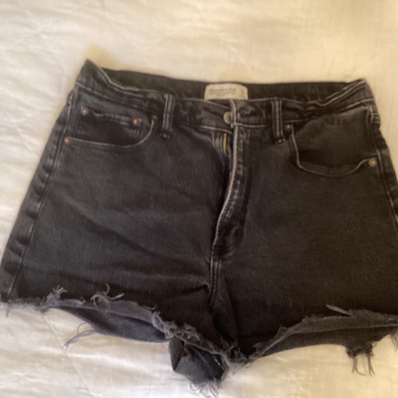 Abercrombie & Fitch The 90’s Relaxed Cutoff short 31/12 - Picture 3 of 4
